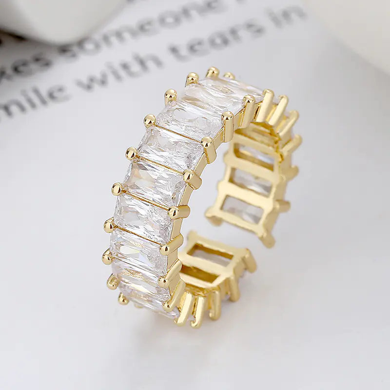 Fashionable Diamond Stud Copper Ring for Women